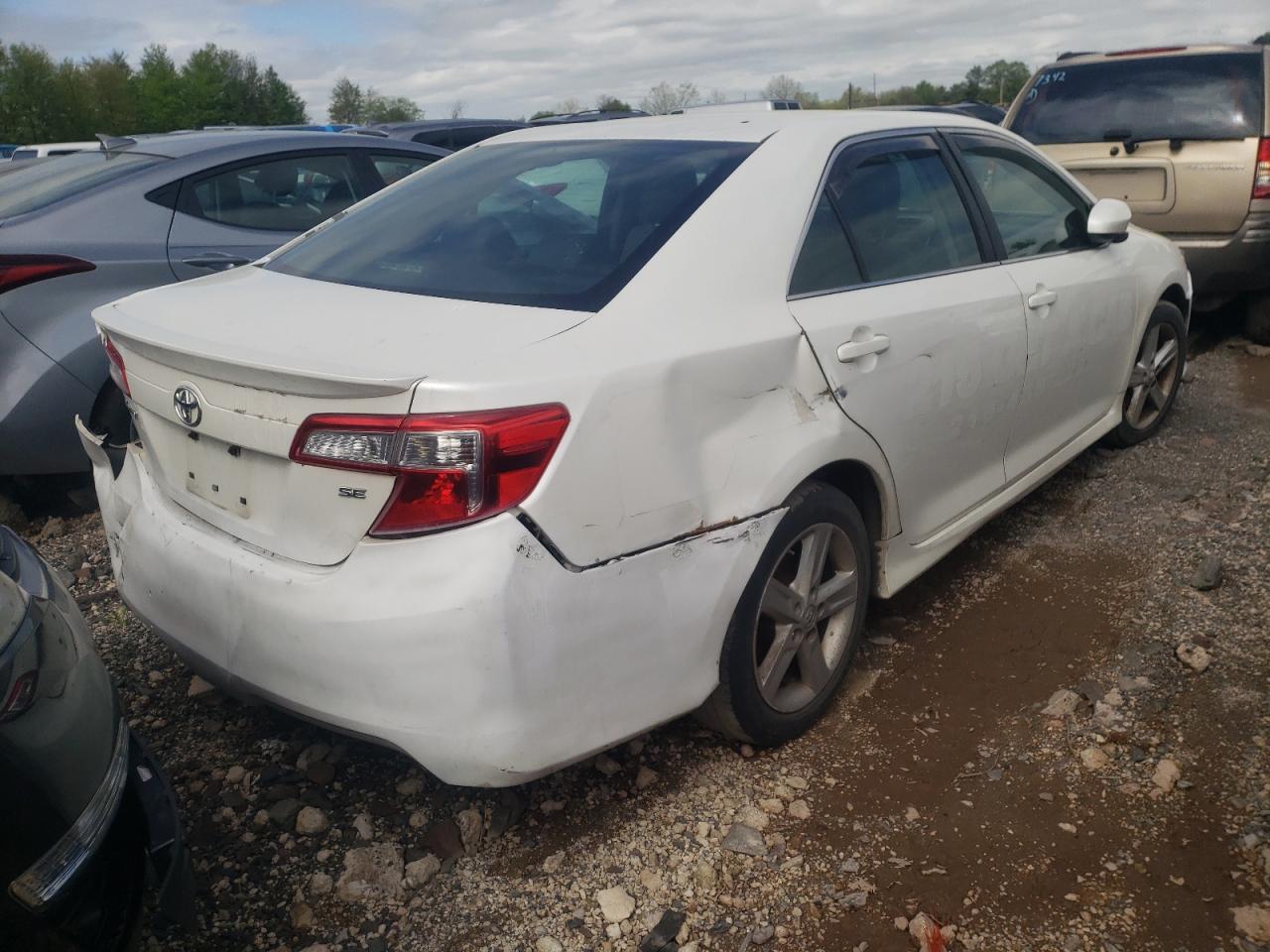 Photo 4 from auction – 2014 TOYOTA CAMRY L with VIN 4T1BF1FKXEU409415