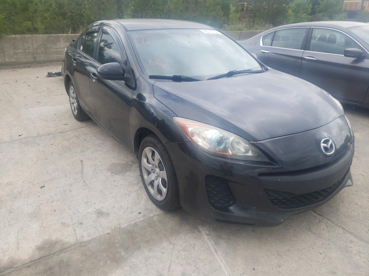 MAZDA 3 I 2013 with VIN JM1BL1U74D1810499 - Photo from auction