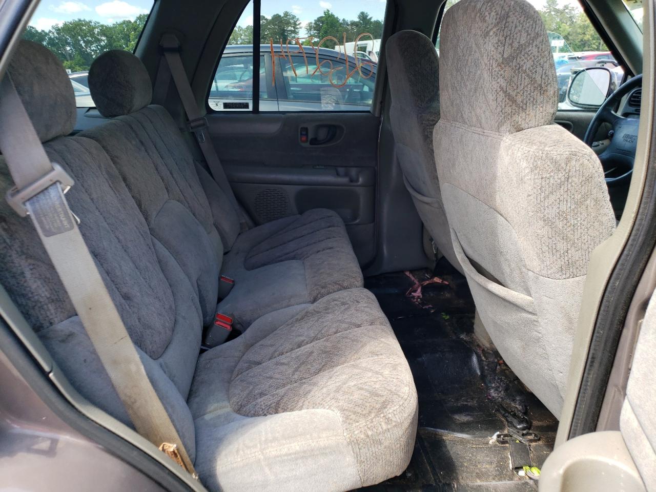 Photo 6 from auction – 1998 GMC JIMMY with VIN 1GKCS13W6W2512747