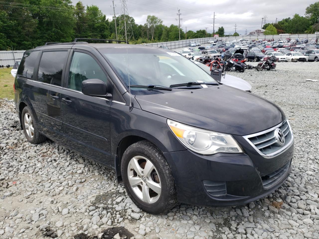 Photo 1 from auction – 2011 VOLKSWAGEN ROUTAN SE with VIN 2V4RW3DG3BR716923