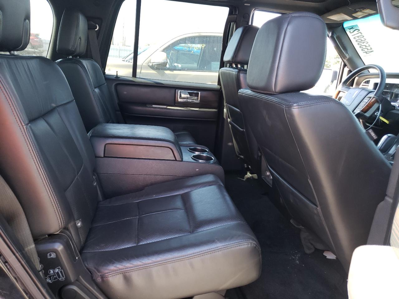 Photo 6 from auction – 2007 LINCOLN NAVIGATOR with VIN 5LMFU27597LJ03348