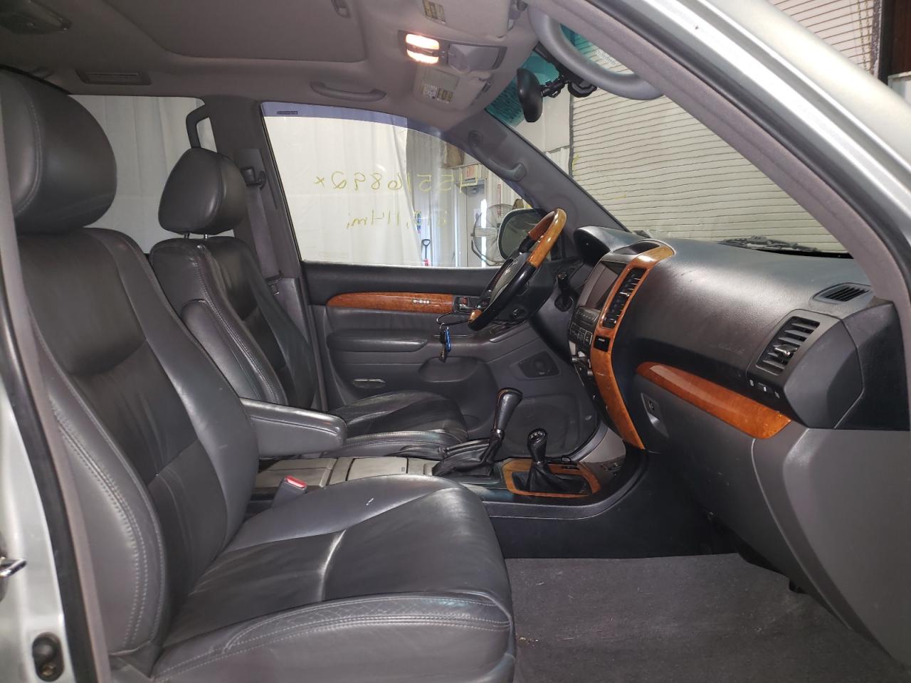 Photo 5 from auction – 2004 LEXUS GX 470 with VIN JTJBT20X440040528