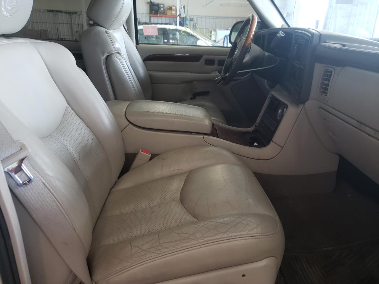 Photo 5 from auction – 2004 CADILLAC ESCALADE E with VIN 3GYEK62N24G226077