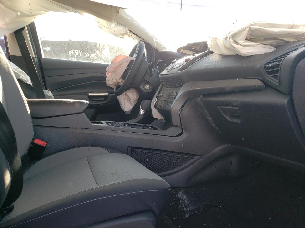 Photo 5 from auction – 2017 FORD ESCAPE SE with VIN 1FMCU9GDXHUD46376