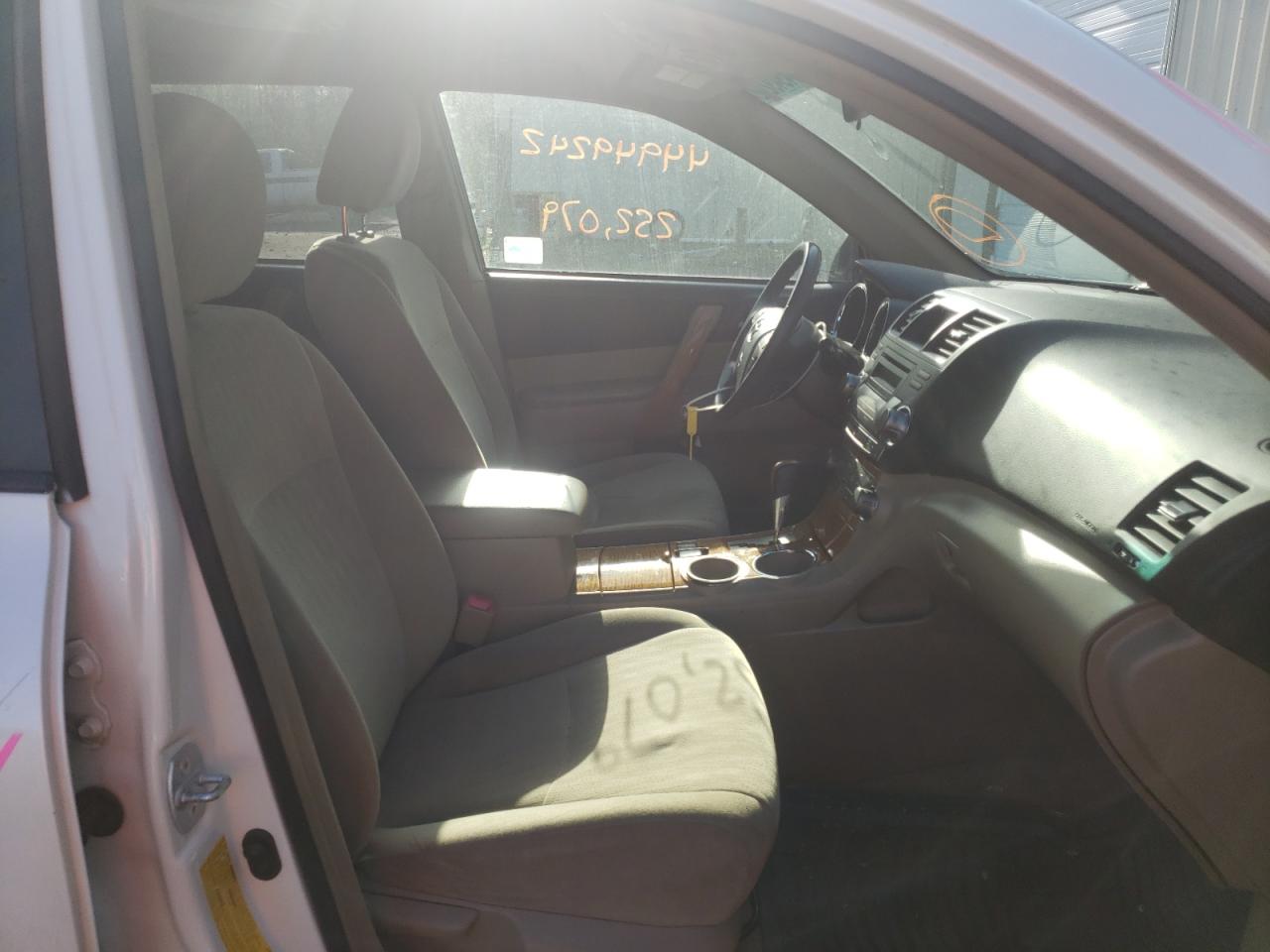 Photo 5 from auction – 2008 TOYOTA HIGHLANDER with VIN JTEEW41A982017569