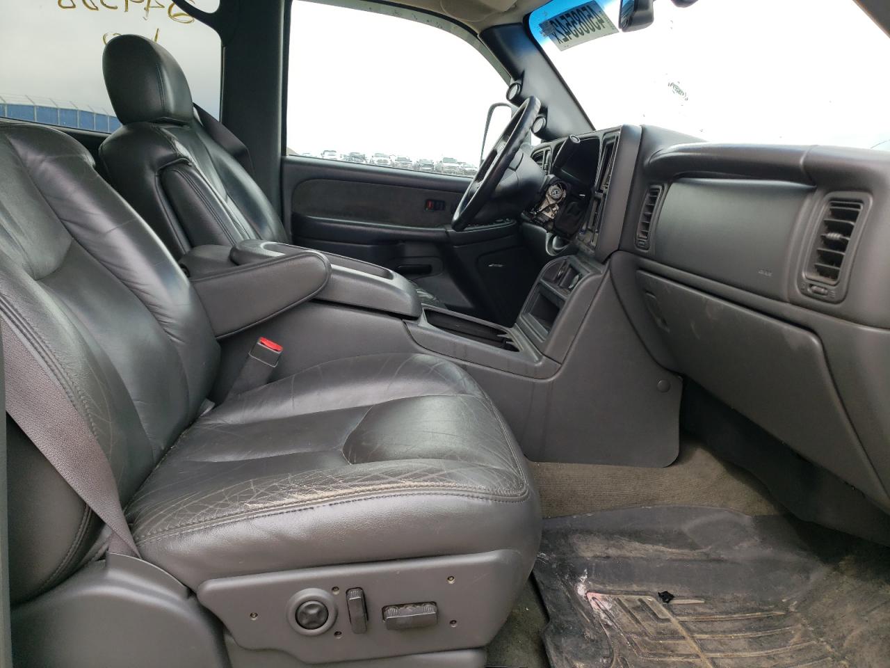 Photo 5 from auction – 2003 CHEVROLET SILVERADO with VIN 1GCHK23133F212678