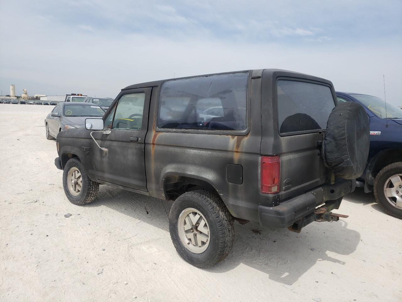 Photo 3 from auction – 1985 FORD BRONCO II with VIN 1FMCU14S1FUC53182