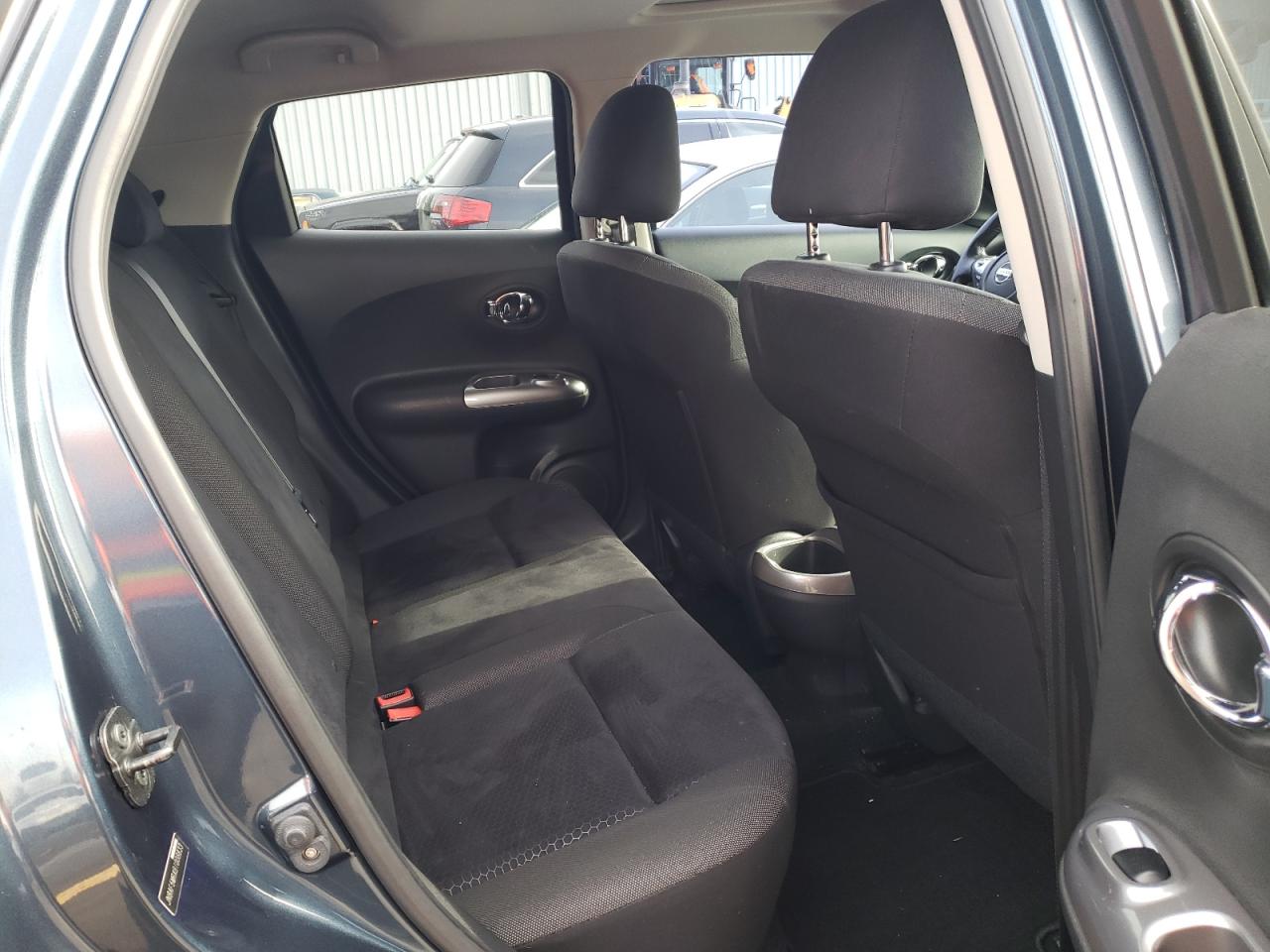 Photo 6 from auction – 2011 NISSAN JUKE S with VIN JN8AF5MRXBT008833
