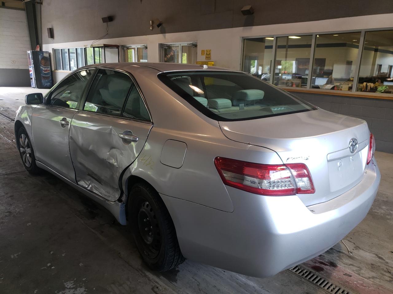 Photo 3 from auction – 2011 TOYOTA CAMRY BASE with VIN 4T1BF3EK8BU605751