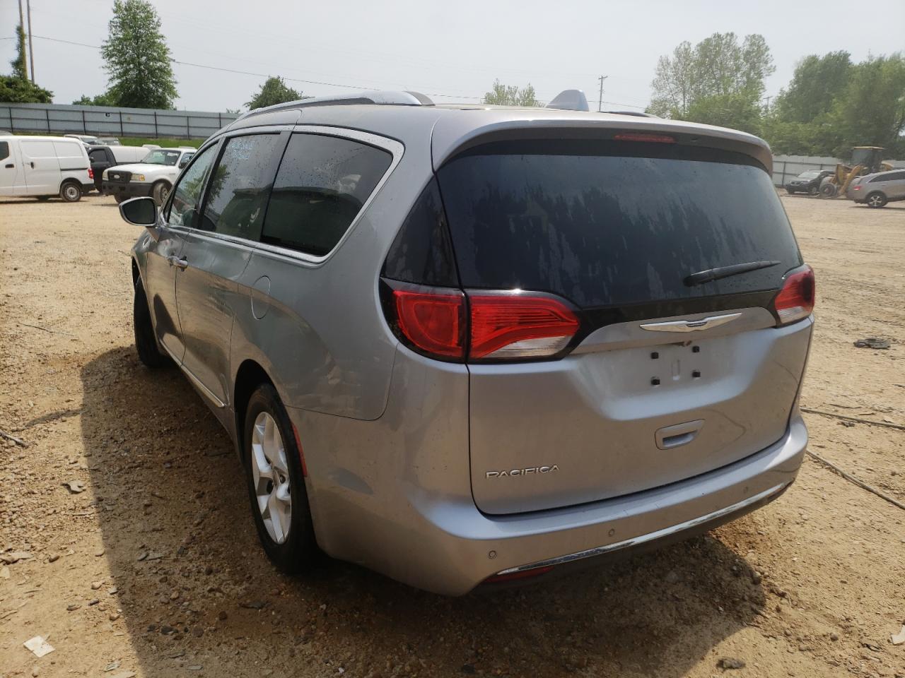 Photo 3 from auction – 2017 CHRYSLER PACIFICA T with VIN 2C4RC1EGXHR752784