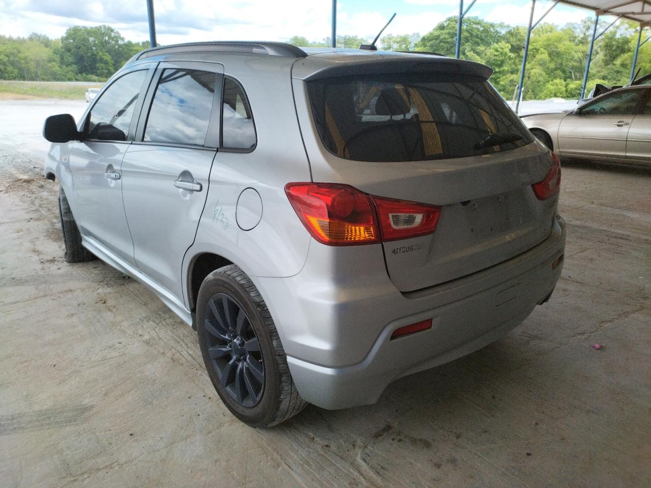 Photo 3 from auction – 2011 MITSUBISHI OUTLANDER with VIN JA4AR4AU9BZ022364