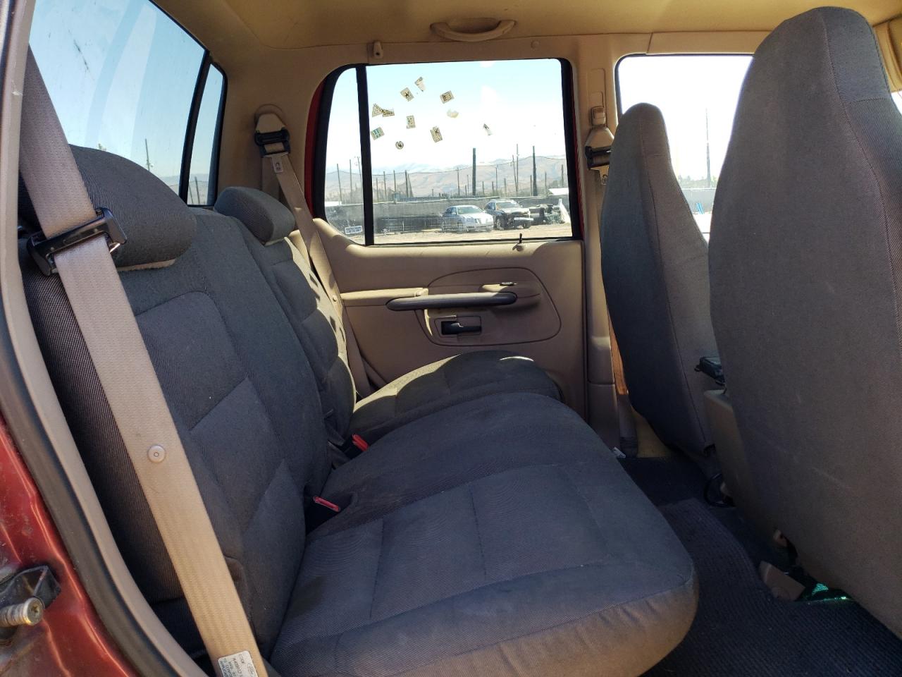 Photo 6 from auction – 2001 FORD EXPLORER S with VIN 1FMZU77E81UA67098