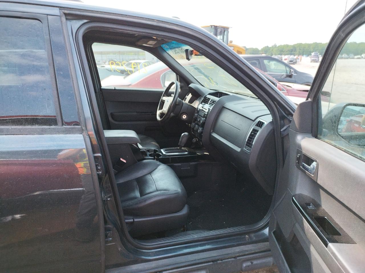 Photo 5 from auction – 2008 FORD ESCAPE LIM with VIN 1FMCU04198KB24803