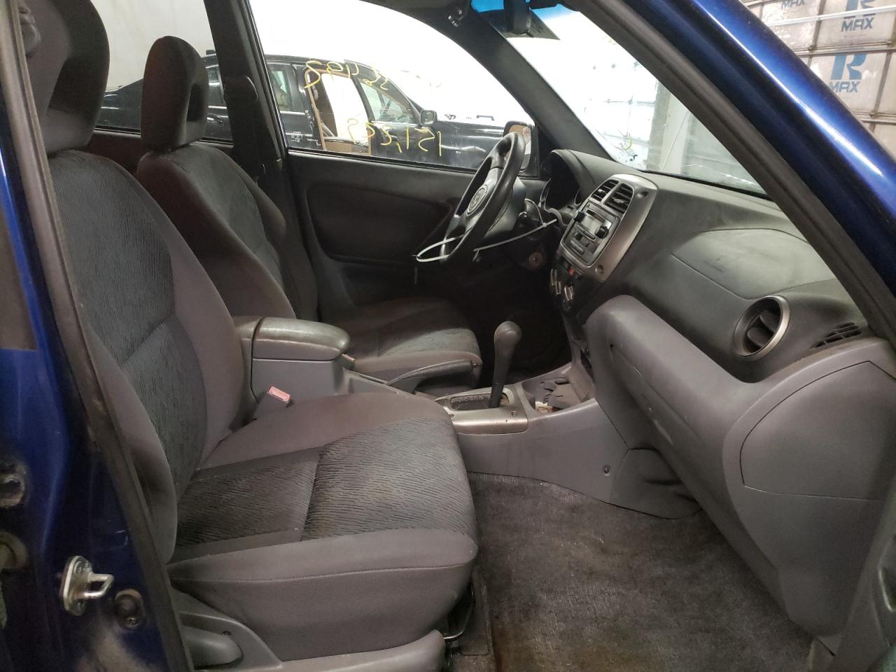 Photo 5 from auction – 2003 TOYOTA RAV4 with VIN JTEHH20V836097903
