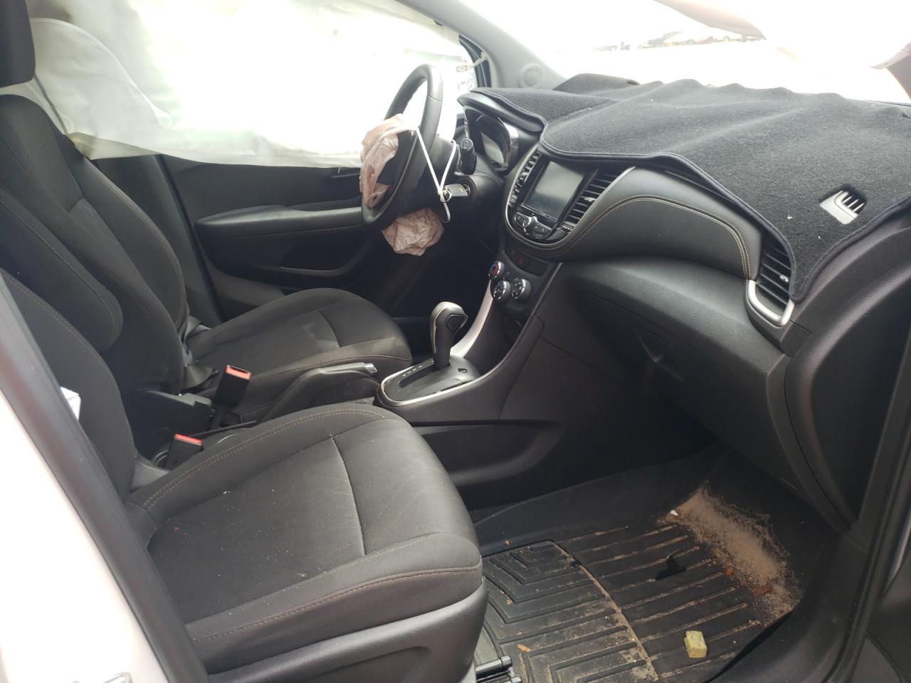Photo 5 from auction – 2017 CHEVROLET TRAX 1LT with VIN 3GNCJLSB5HL140349