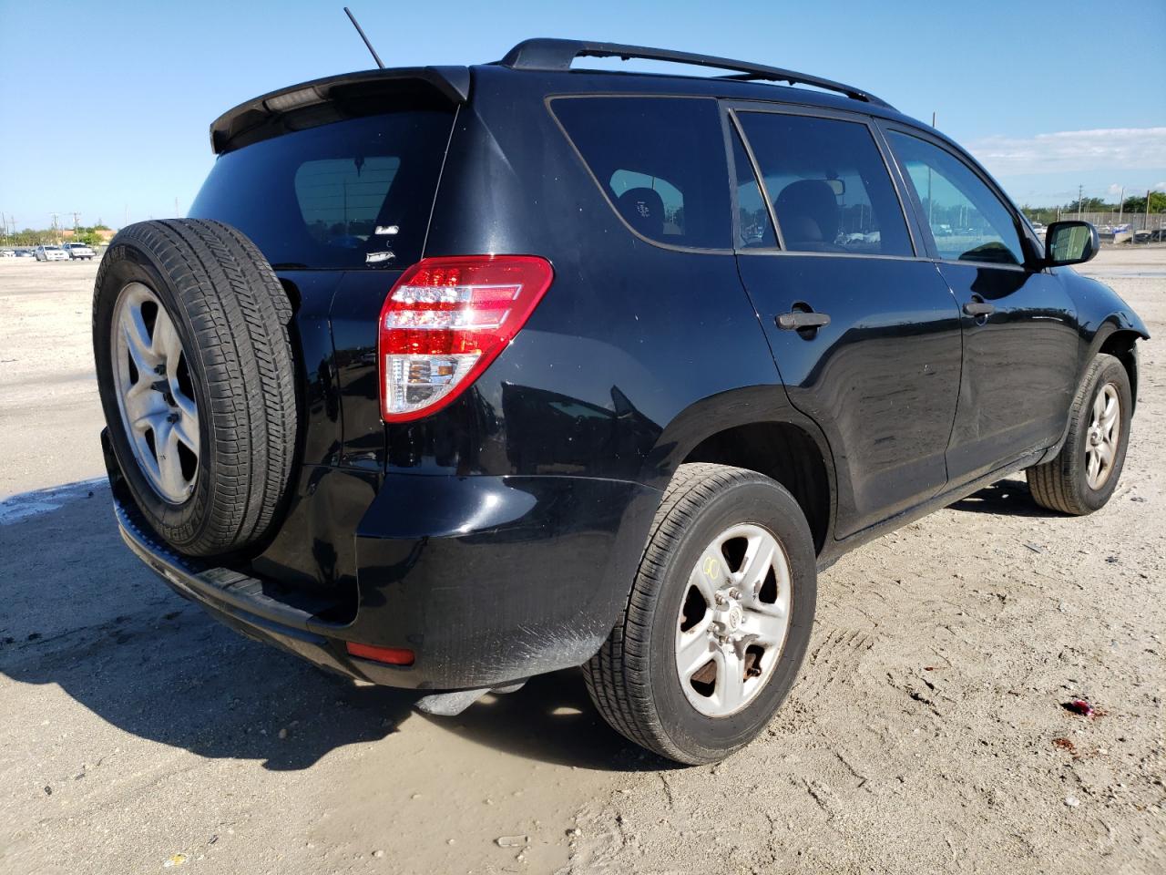 Photo 4 from auction – 2009 TOYOTA RAV4 with VIN JTMZF33V39D009621