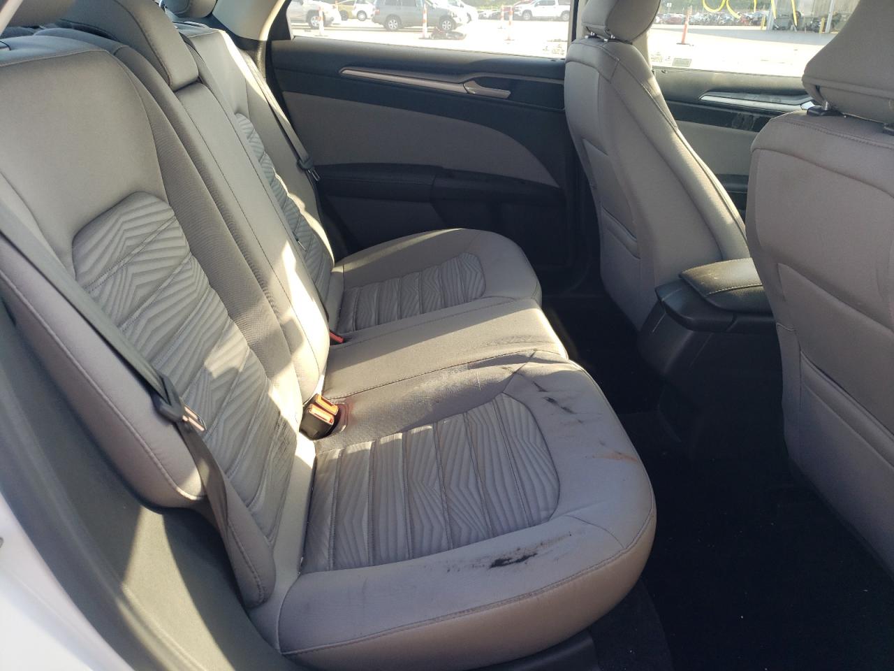 Photo 6 from auction – 2016 FORD FUSION S with VIN 3FA6P0G72GR329341