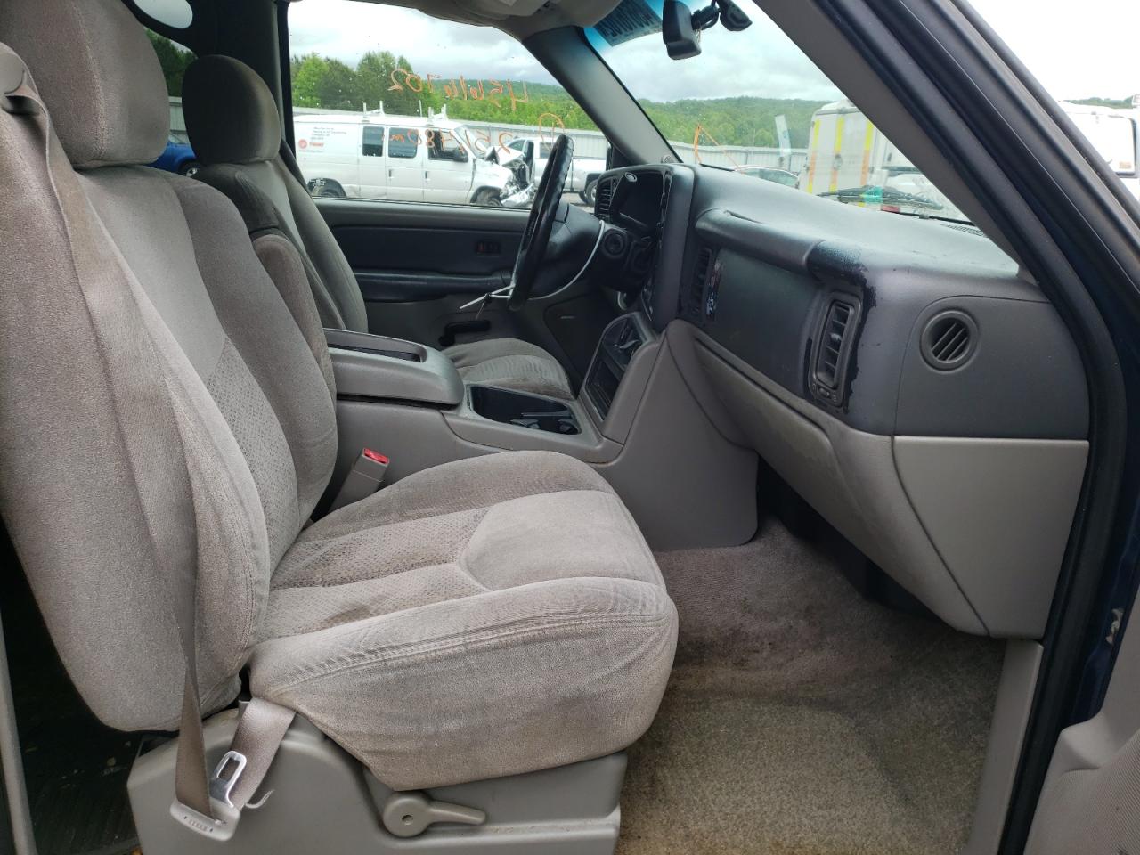 Photo 5 from auction – 2003 CHEVROLET SUBURBAN K with VIN 1GNFK16Z33J106366
