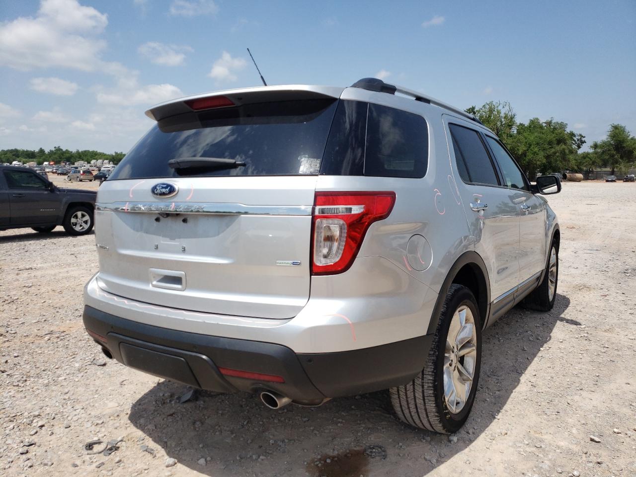 Photo 4 from auction – 2013 FORD EXPLORER L with VIN 1FM5K8F8XDGA54202
