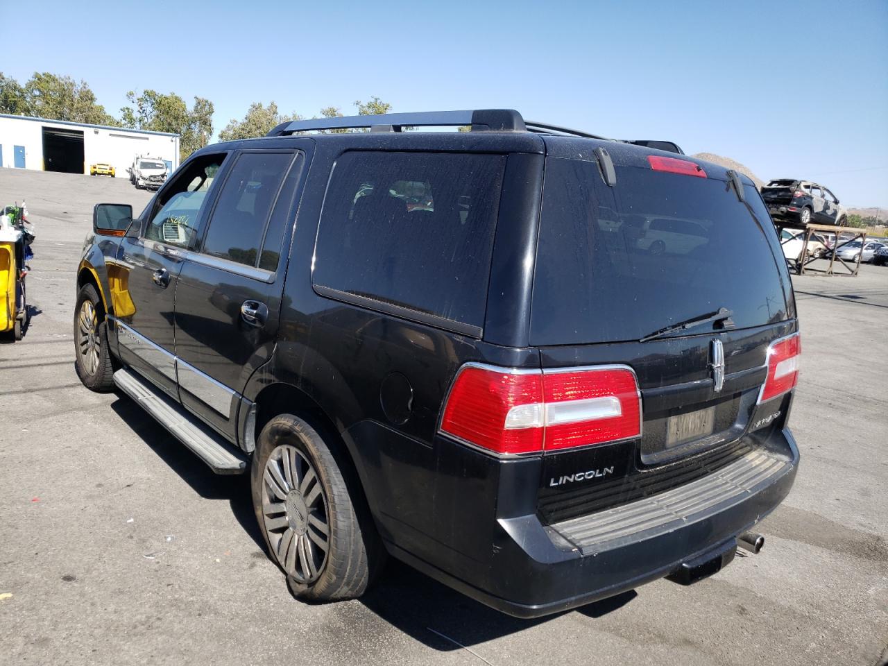 Photo 3 from auction – 2007 LINCOLN NAVIGATOR with VIN 5LMFU27597LJ03348