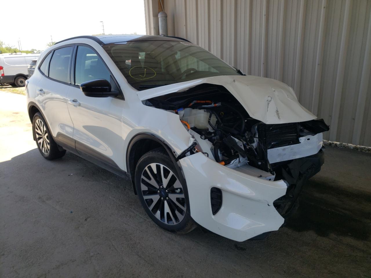 FORD ESCAPE SE 2020 with VIN 1FMCU9BZ9LUC10770 - Photo from auction