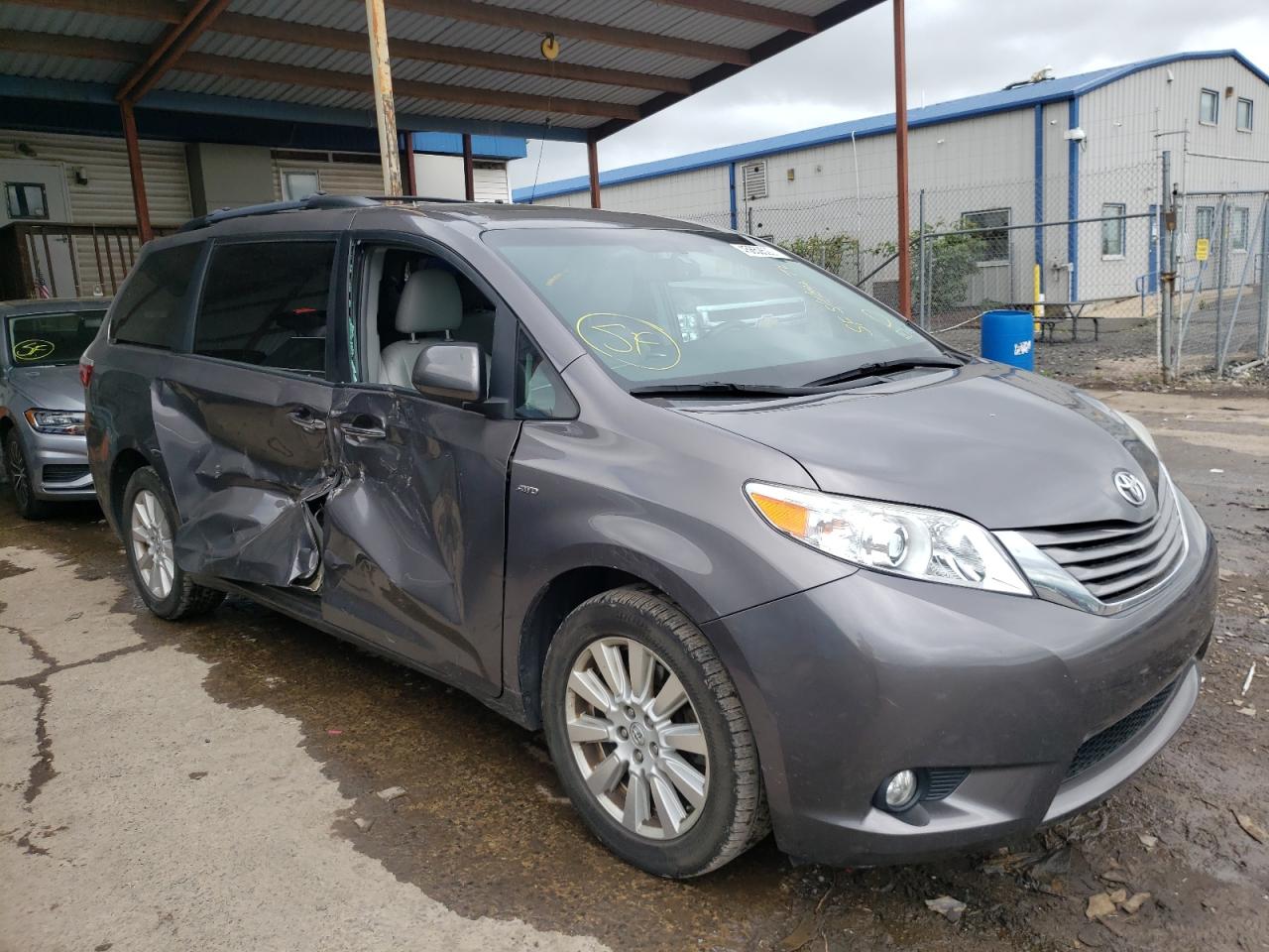 TOYOTA SIENNA XLE 2017 with VIN 5TDDZ3DC5HS154841 - Photo from auction