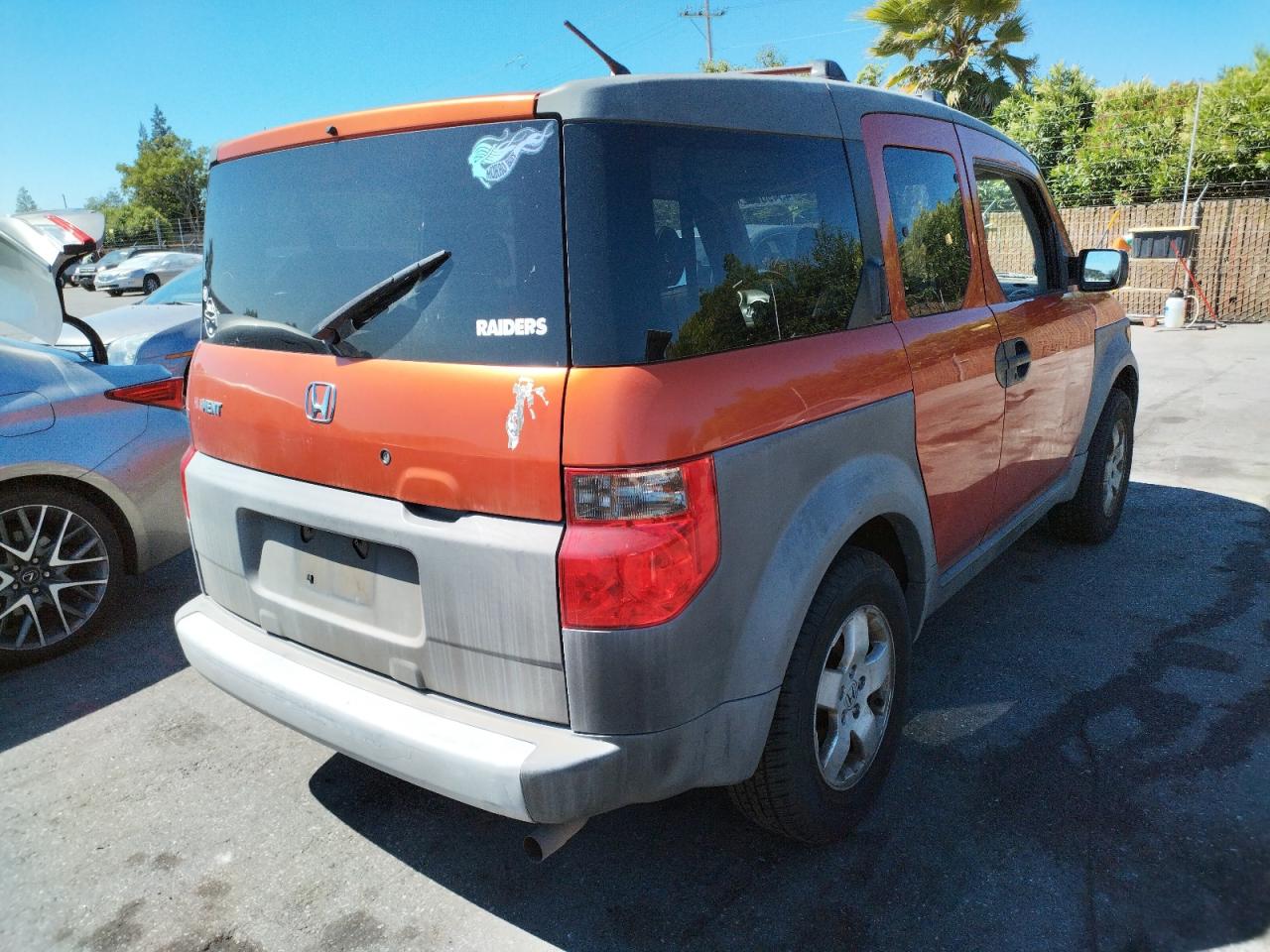 Photo 4 from auction – 2003 HONDA ELEMENT EX with VIN 5J6YH28643L026047
