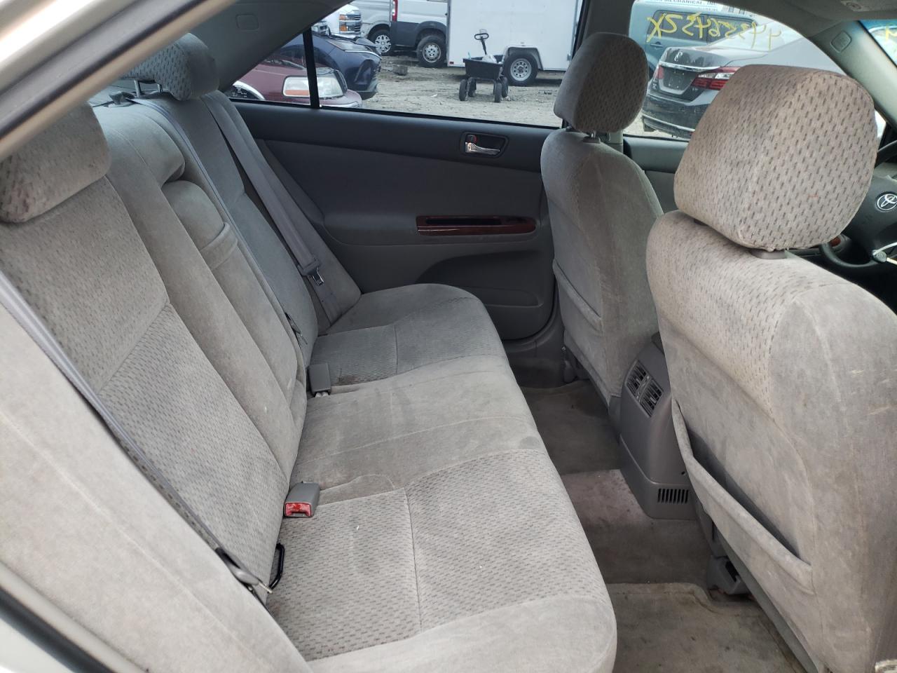 Photo 6 from auction – 2003 TOYOTA CAMRY LE with VIN 4T1BE30K13U146056