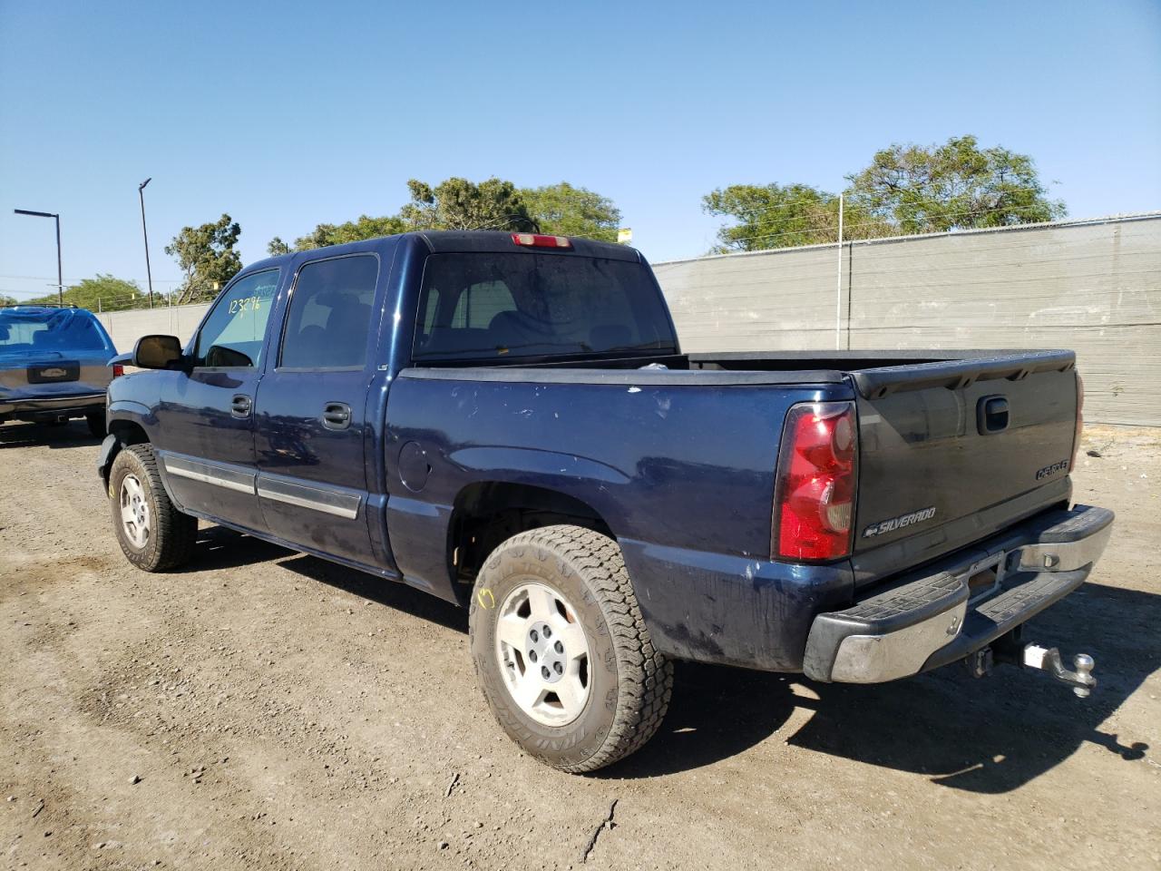Photo 3 from auction – 2005 CHEVROLET SILVERADO with VIN 2GCEC13T451202215