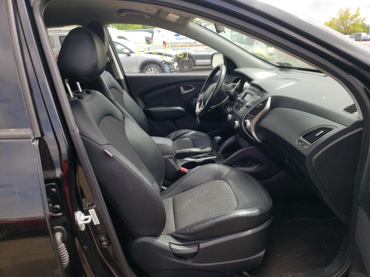 Photo 5 from auction – 2011 HYUNDAI TUCSON GLS with VIN KM8JUCAC6BU142962