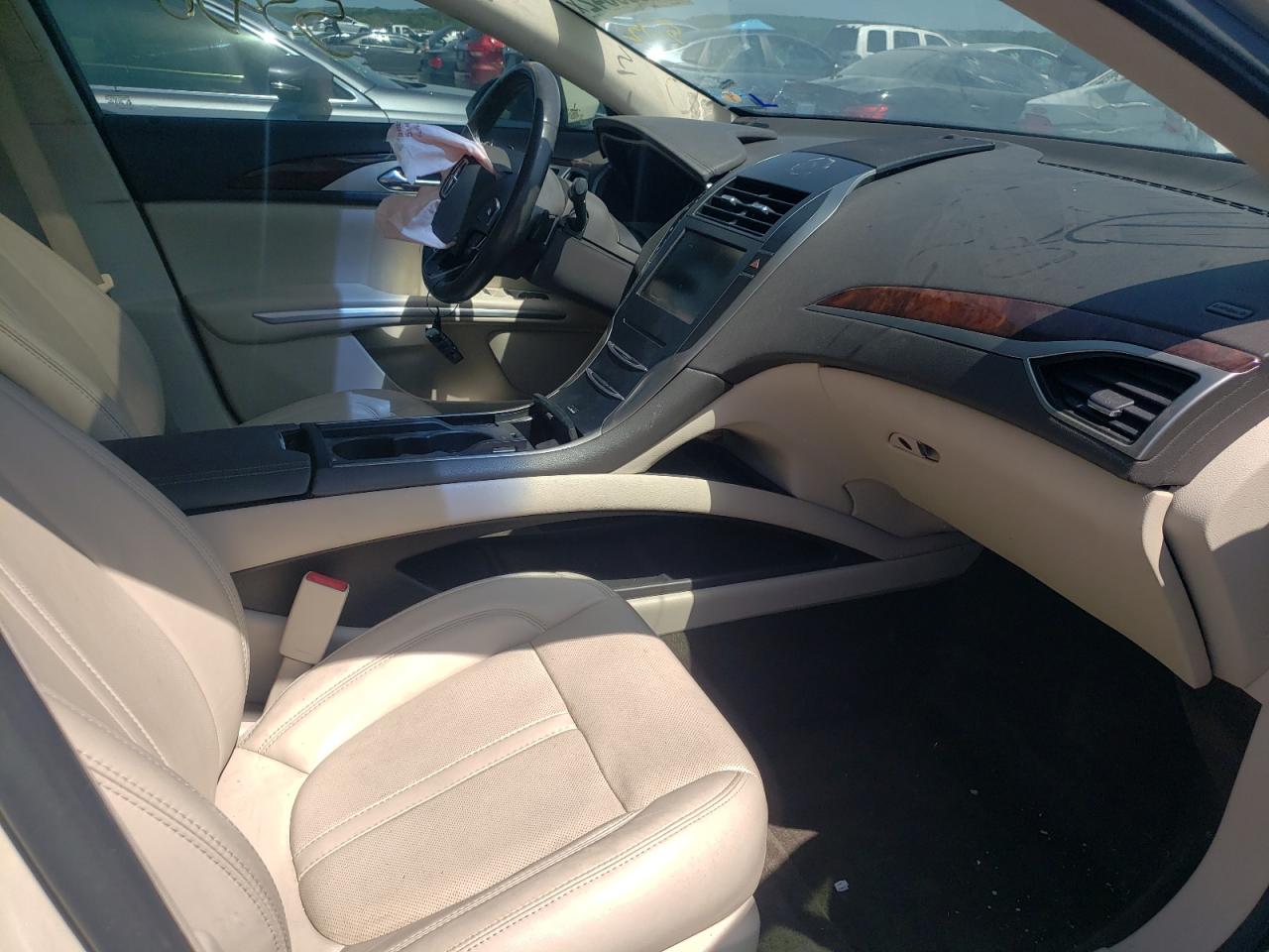 Photo 5 from auction – 2016 LINCOLN MKZ with VIN 3LN6L2G98GR627942