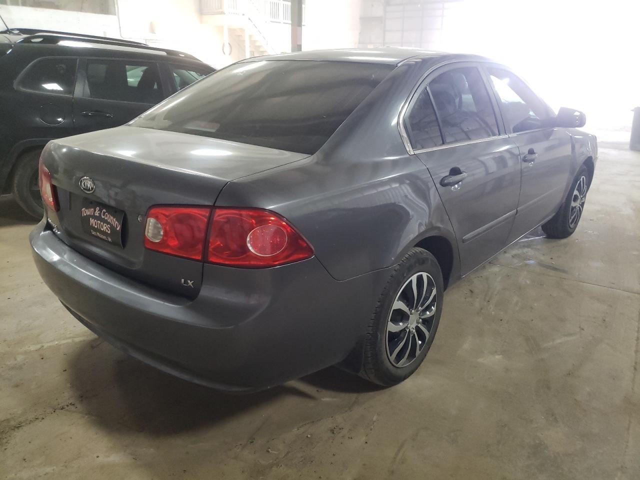 صورة رقم 4 من المزاد - 2008 KIA OPTIMA LX مع VIN KNAGE123985176991