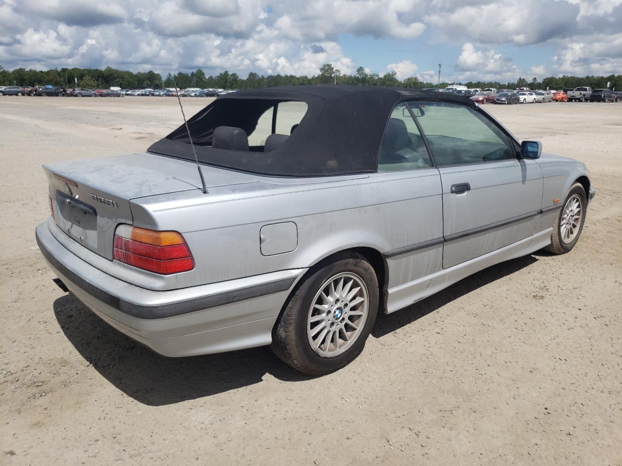 Photo 4 from auction – 1998 BMW 323 IC with VIN WBABJ7323WEA15213