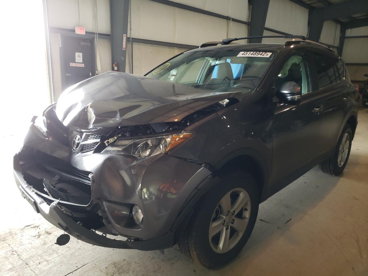 Photo 2 from auction – 2014 TOYOTA RAV4 XLE with VIN 2T3WFREV4EW102003