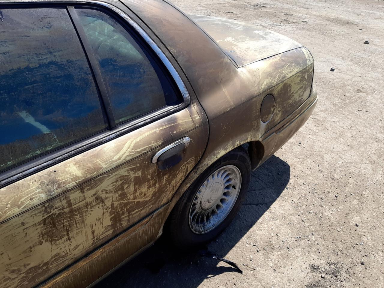 Photo 10 from auction – 2000 MERCURY GRAND MARQ with VIN 2MEFM75W8YX652820