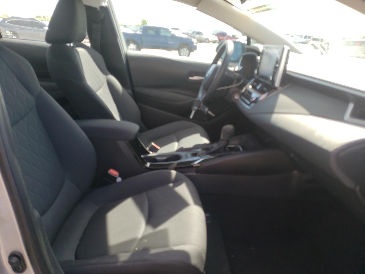 Photo 5 from auction – 2021 TOYOTA COROLLA LE with VIN 5YFEPMAE7MP243500