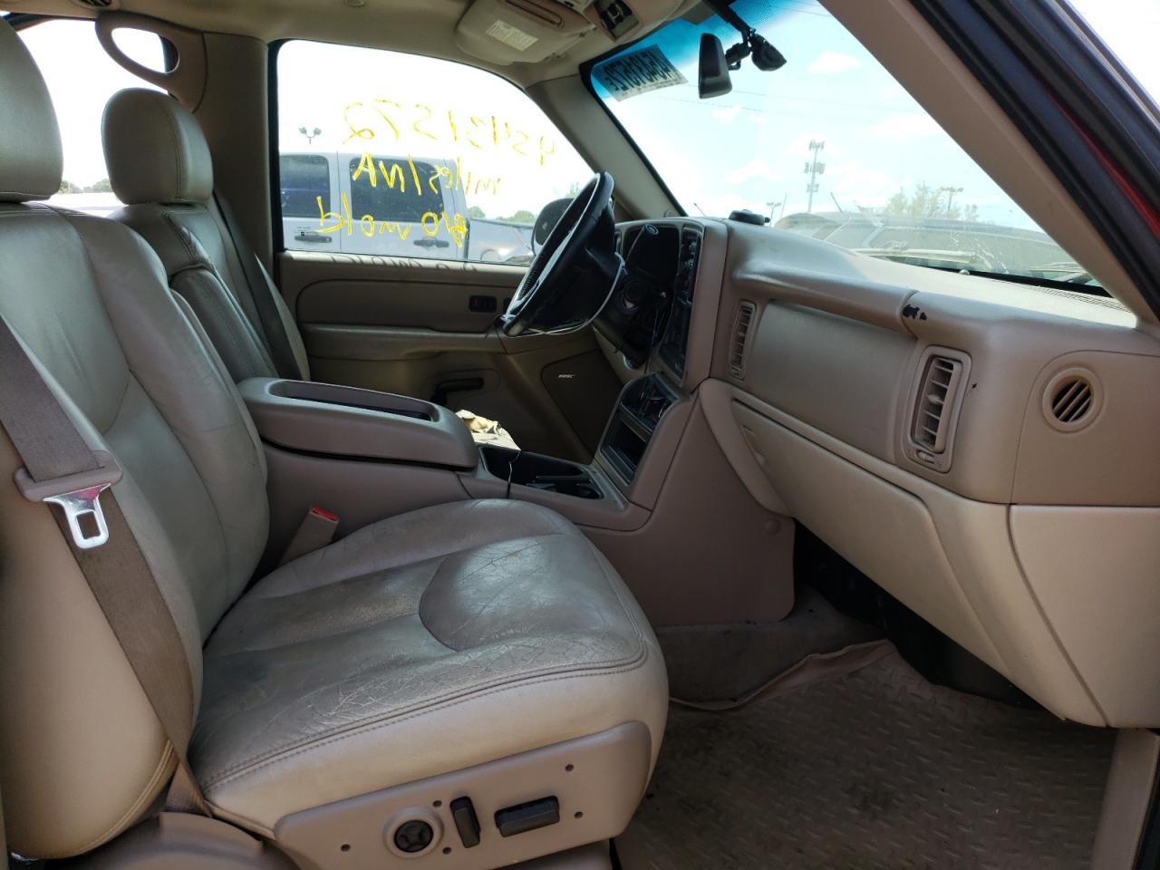 Photo 5 from auction – 2004 CHEVROLET SUBURBAN K with VIN 3GNFK16Z84G127345