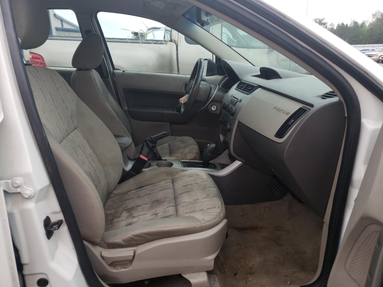 Photo 20 from auction – 2011 FORD FOCUS SE with VIN 1FAHP3FN4BW140979