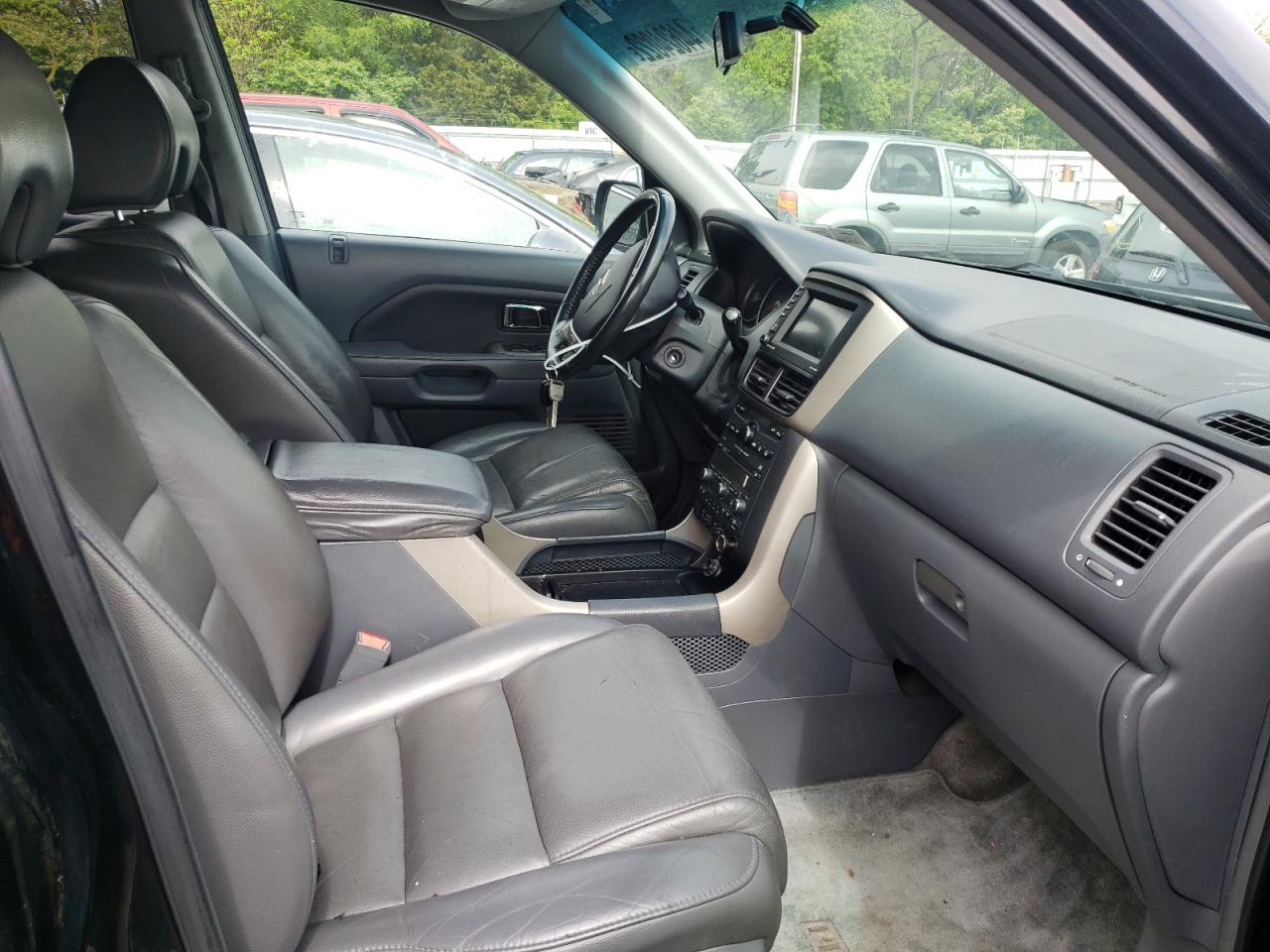 Photo 5 from auction – 2006 HONDA PILOT EX with VIN 5FNYF18726B014520