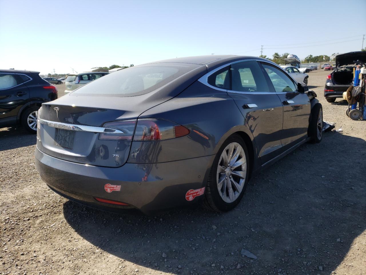 Photo 4 from auction – 2016 TESLA MODEL S with VIN 5YJSA1E13GF176226
