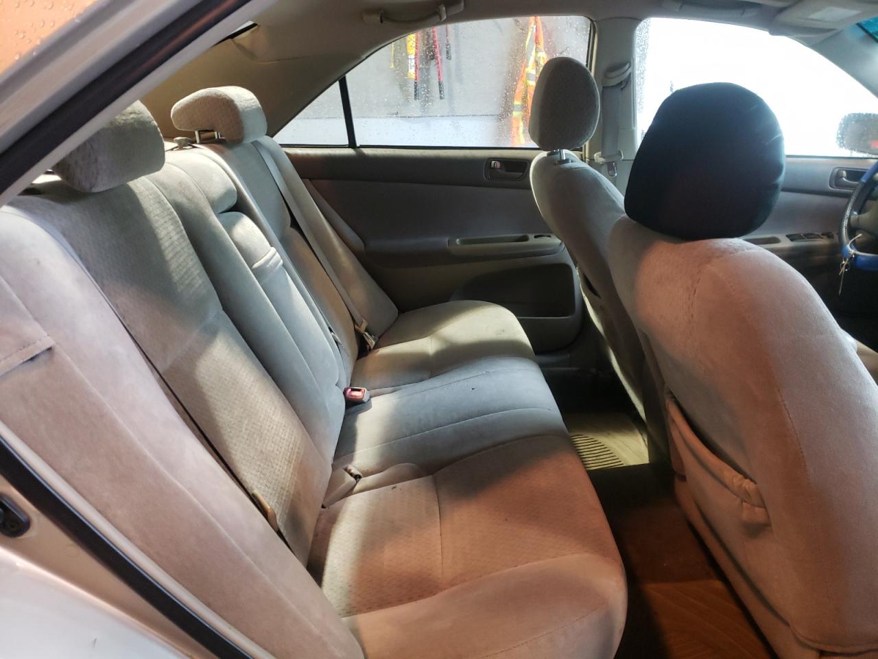 Photo 6 from auction – 2004 TOYOTA CAMRY with VIN 4T1BE32K84U932435