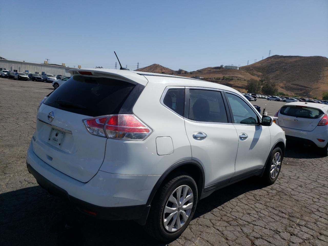 Zdjęcie 4 z aukcji – 2015 NISSAN ROGUE S z VIN KNMAT2MT7FP591620