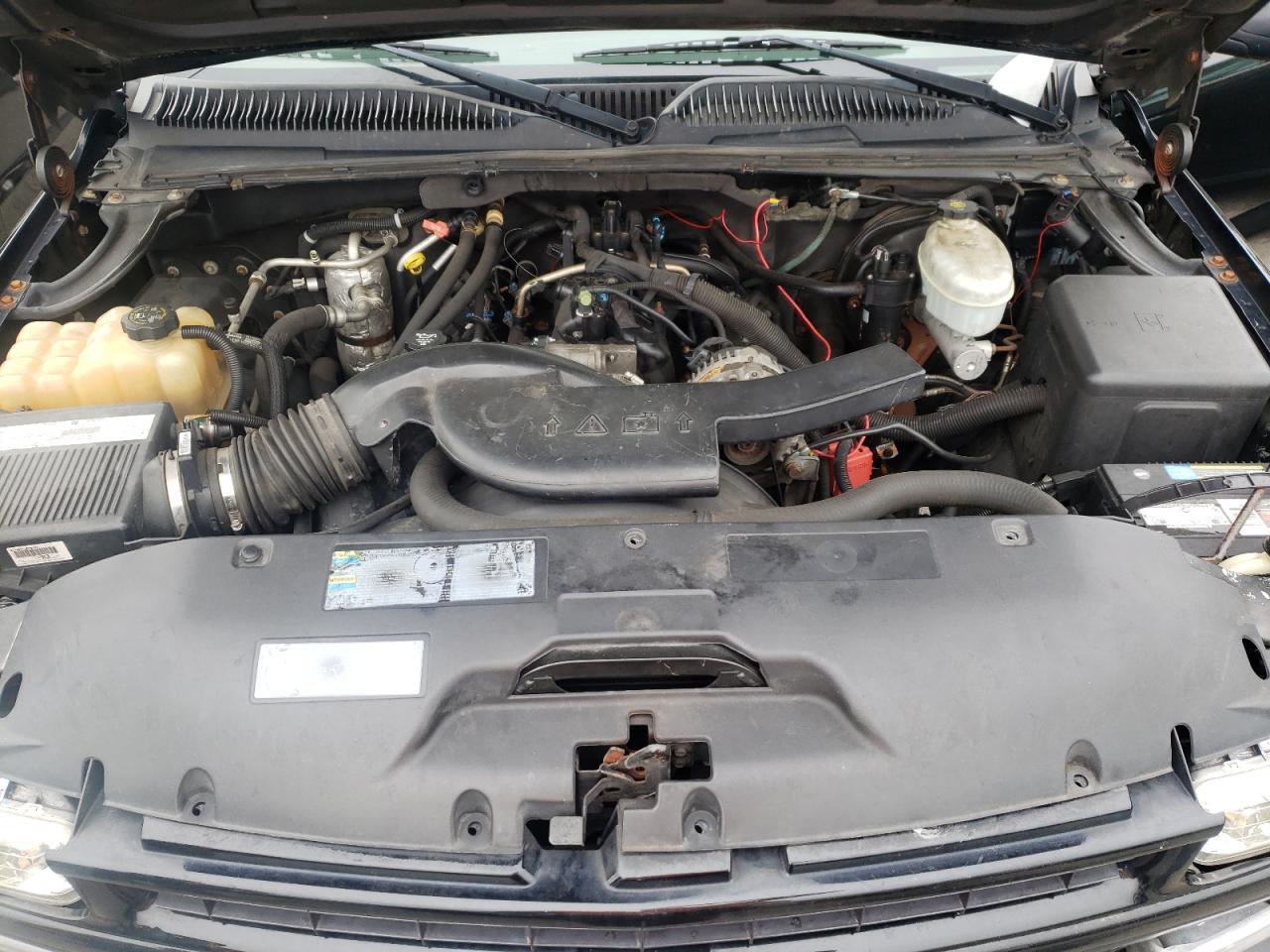 Photo 7 from auction – 2003 CHEVROLET SUBURBAN K with VIN 3GNFK16Z83G331559
