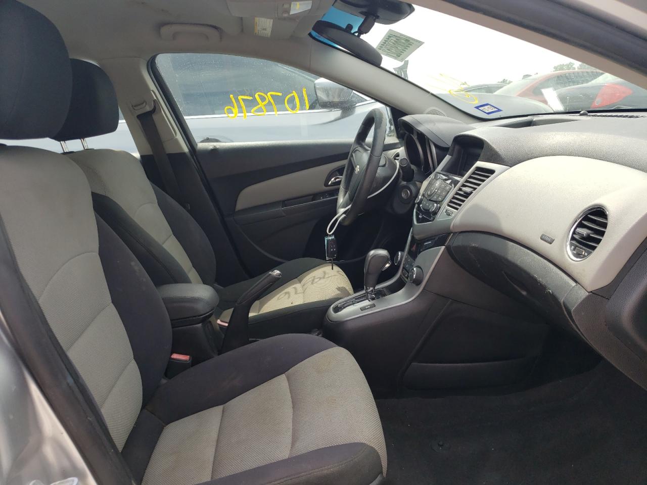 Photo 5 from auction – 2012 CHEVROLET CRUZE with VIN 1G1PC5SH8C7249253