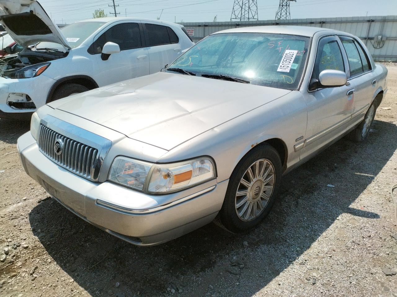 Photo 2 from auction – 2010 MERCURY GRAND MARQ with VIN 2MEBM7FV2AX605356