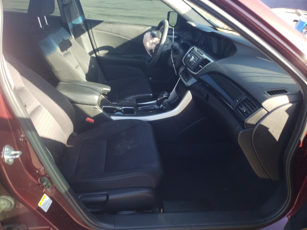 Photo 5 from auction – 2015 HONDA ACCORD SPO with VIN 1HGCR2F59FA209811