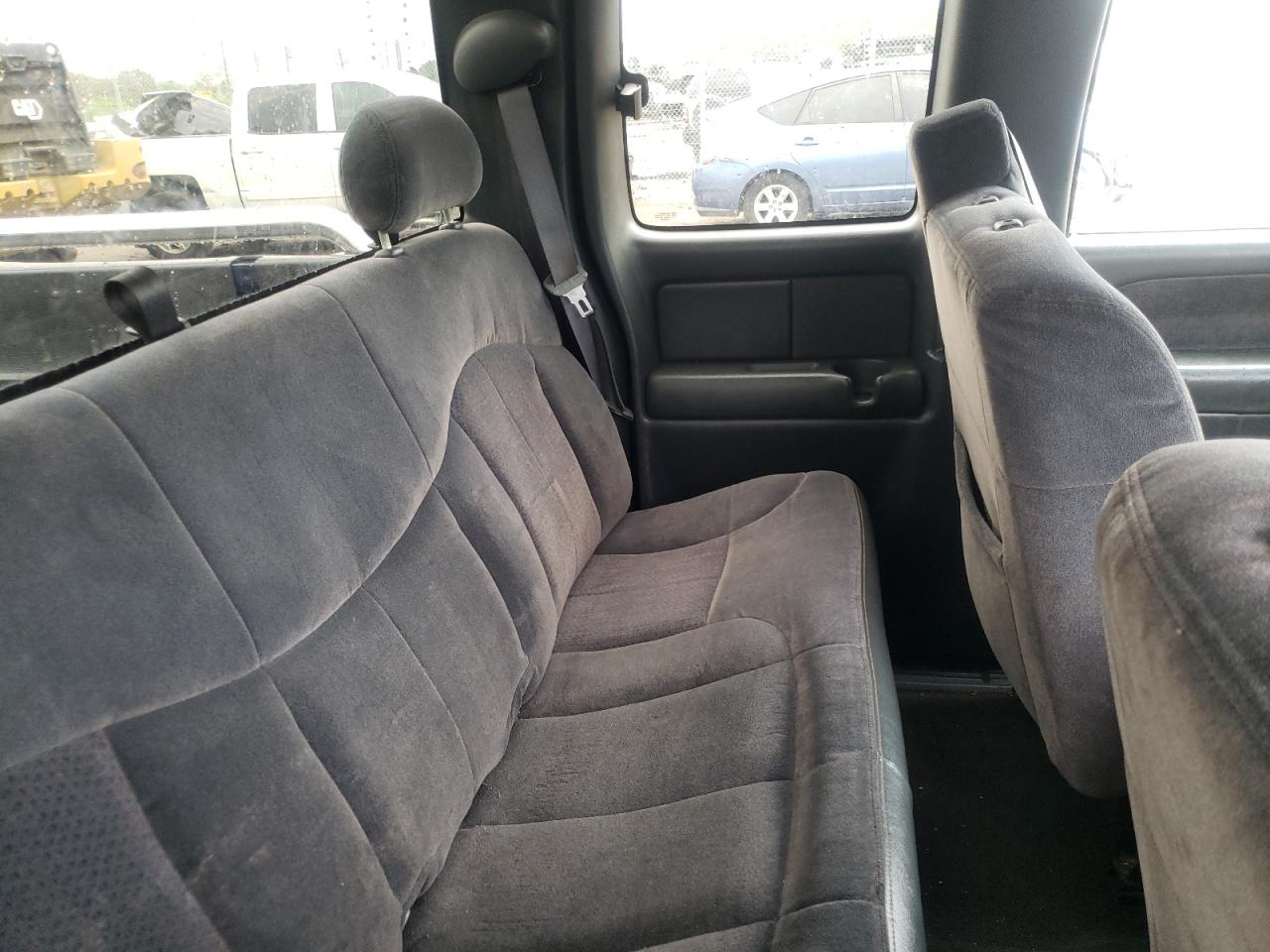 Photo 6 from auction – 2001 CHEVROLET SILVERADO with VIN 2GCEC19W511321676