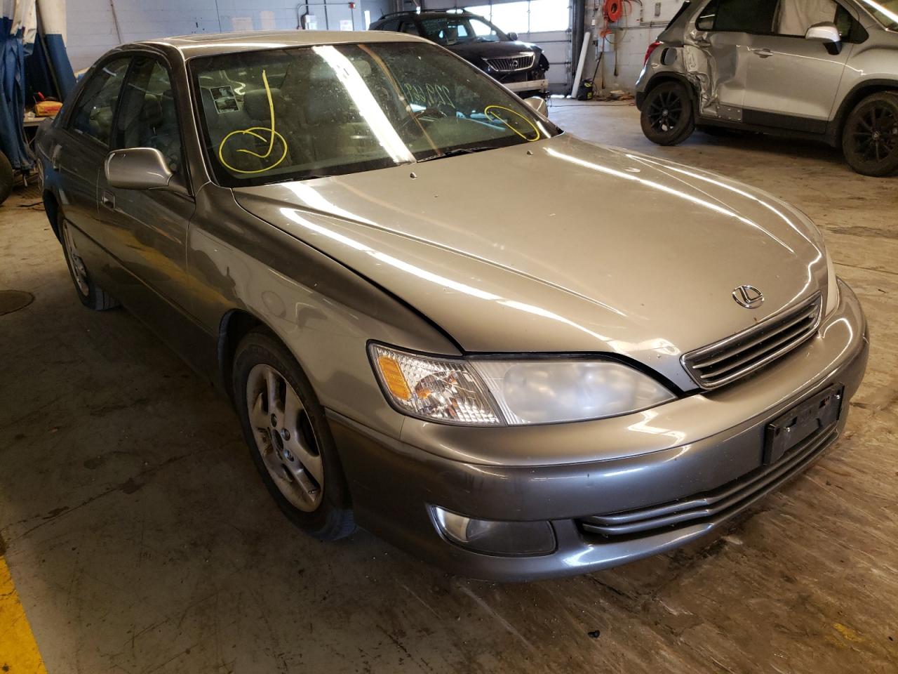 LEXUS ES 300 2001 with VIN JT8BF28G910340249 - Photo from auction