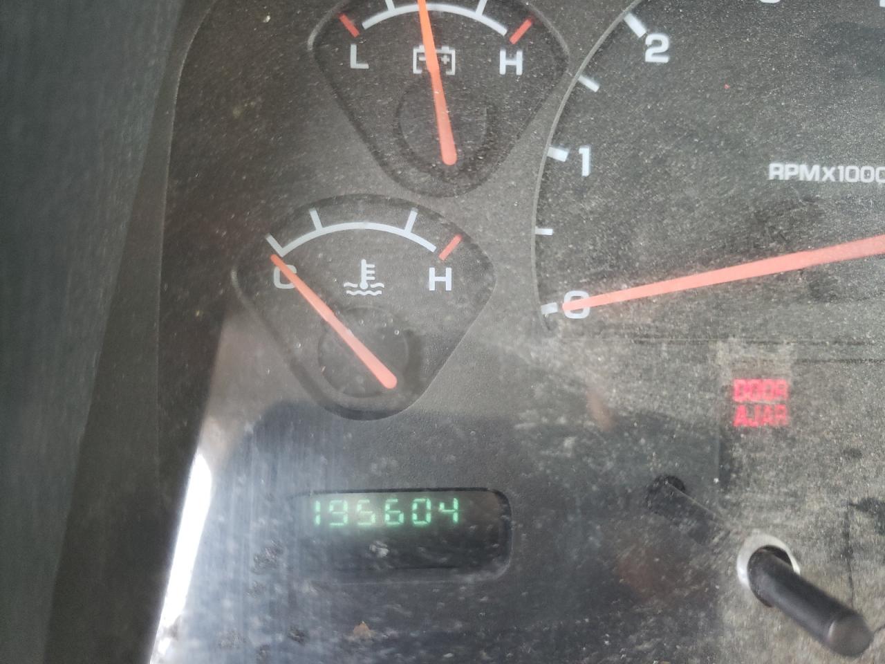Photo 8 from auction – 2002 DODGE DURANGO SP with VIN 1B4HR38N92F130432