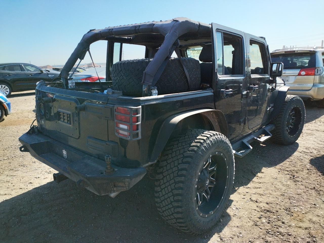 Photo 4 from auction – 2018 JEEP WRANGLER U with VIN 1C4BJWDG2JL815851